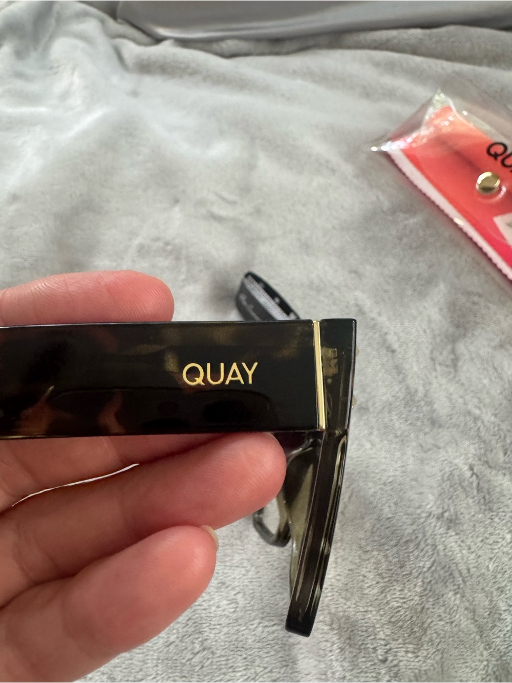 Quay Australia Comparable Oversized Shield Sunglasses Tortoise Gradient Lens NWT - Picture 7 of 8